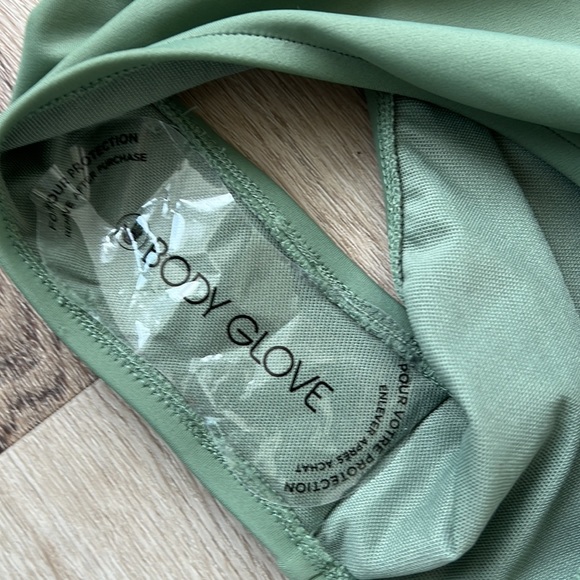 Body glove Pam one piece, new with tags - Picture 9 of 17